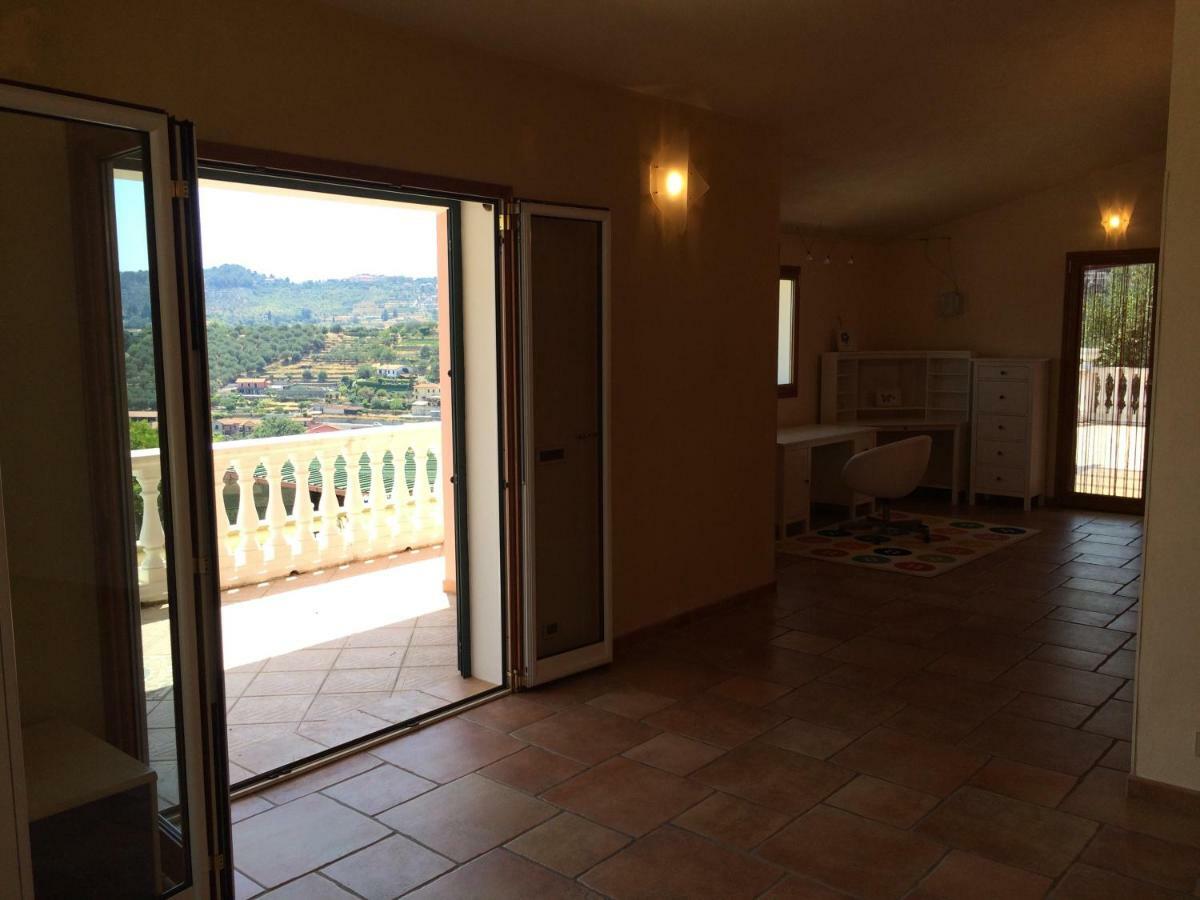 Villa Con Piscina A Imperia, Italy מראה חיצוני תמונה